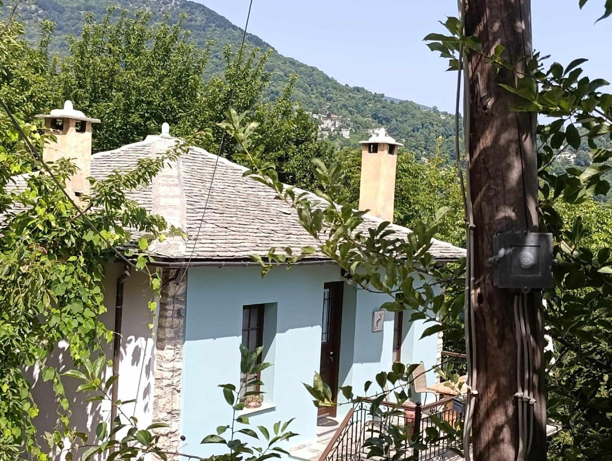Μountain Whispers Apartman Mourésion Kültér fotó