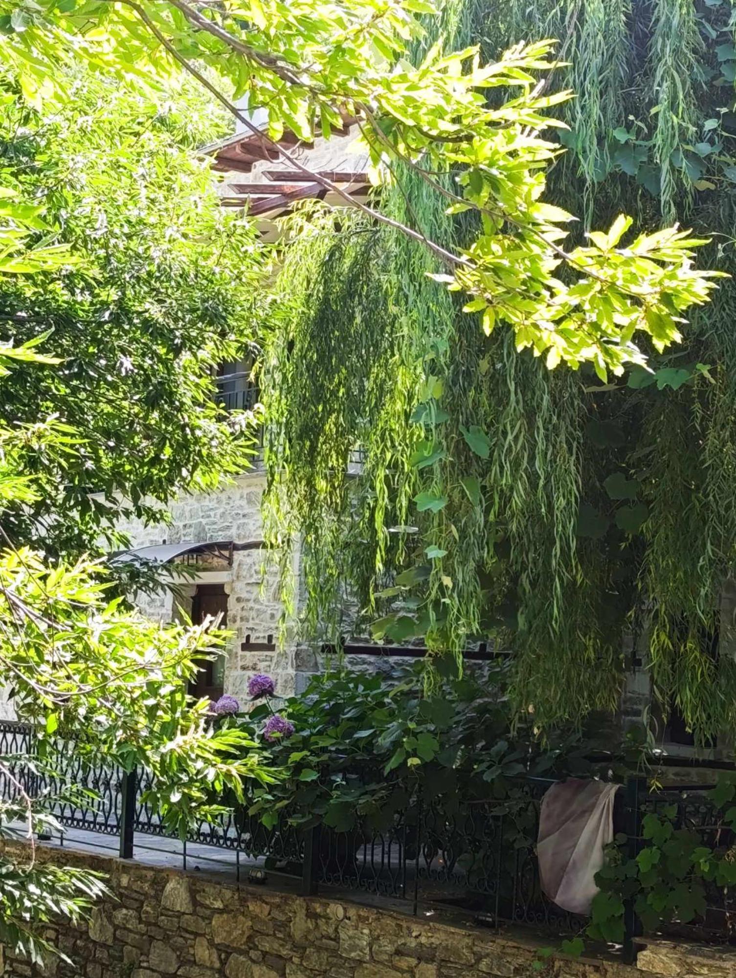 Μountain Whispers Apartman Mourésion Kültér fotó